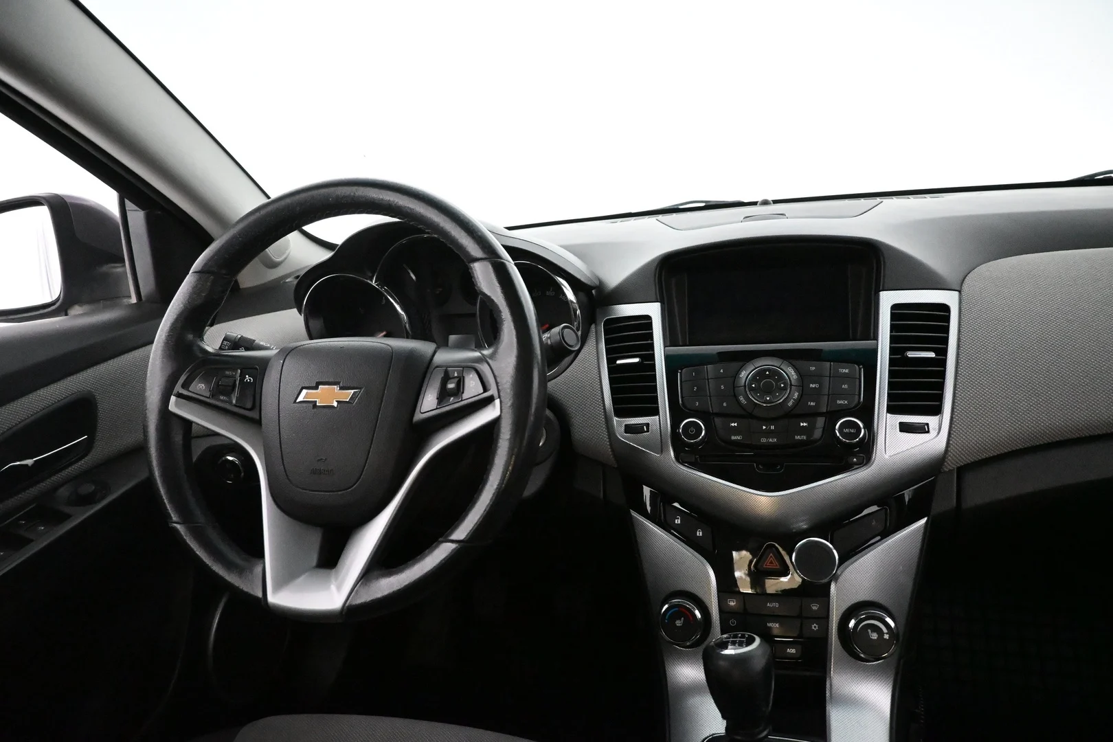 Car Image - 3k28J2OsPhugaIrLWHSPil