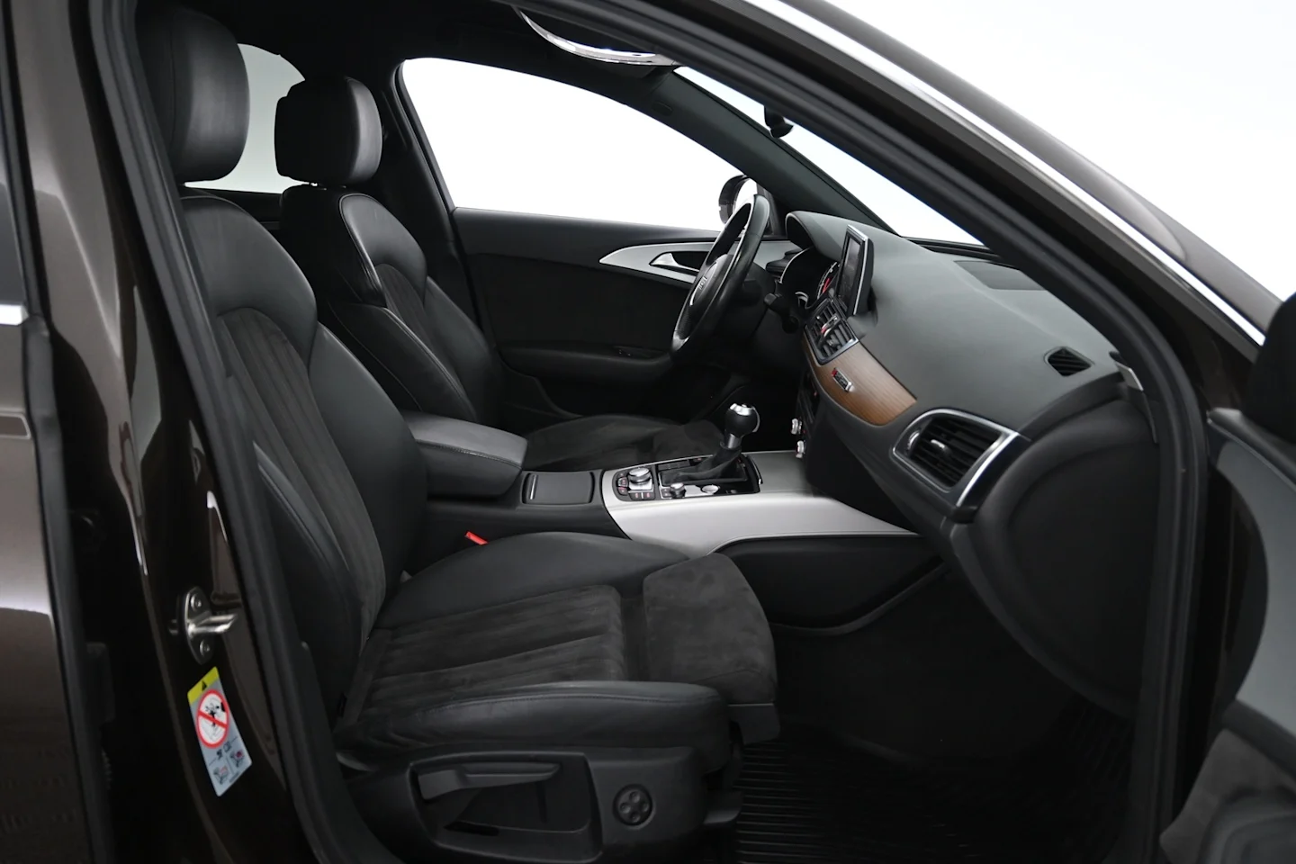 Car Image - 7skFMNbUN7lOyxAdi2nSSo