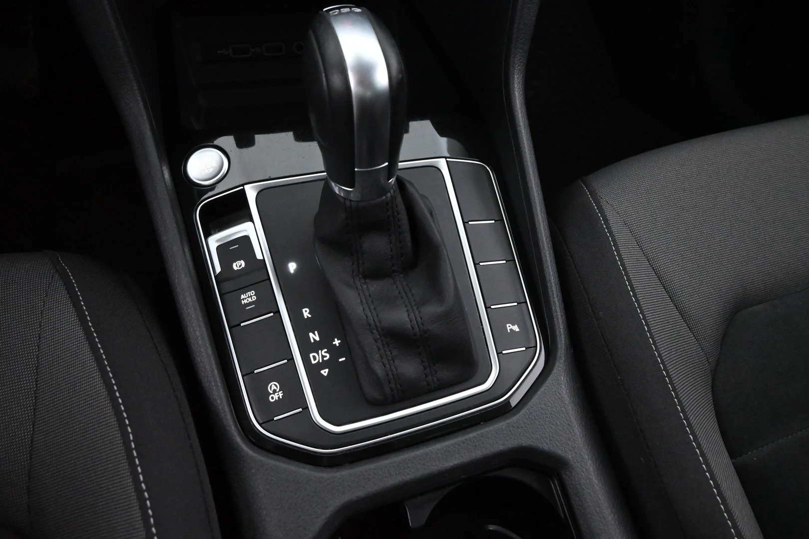 Car Image - 53Y7E4VYM5fL713cLhI29C