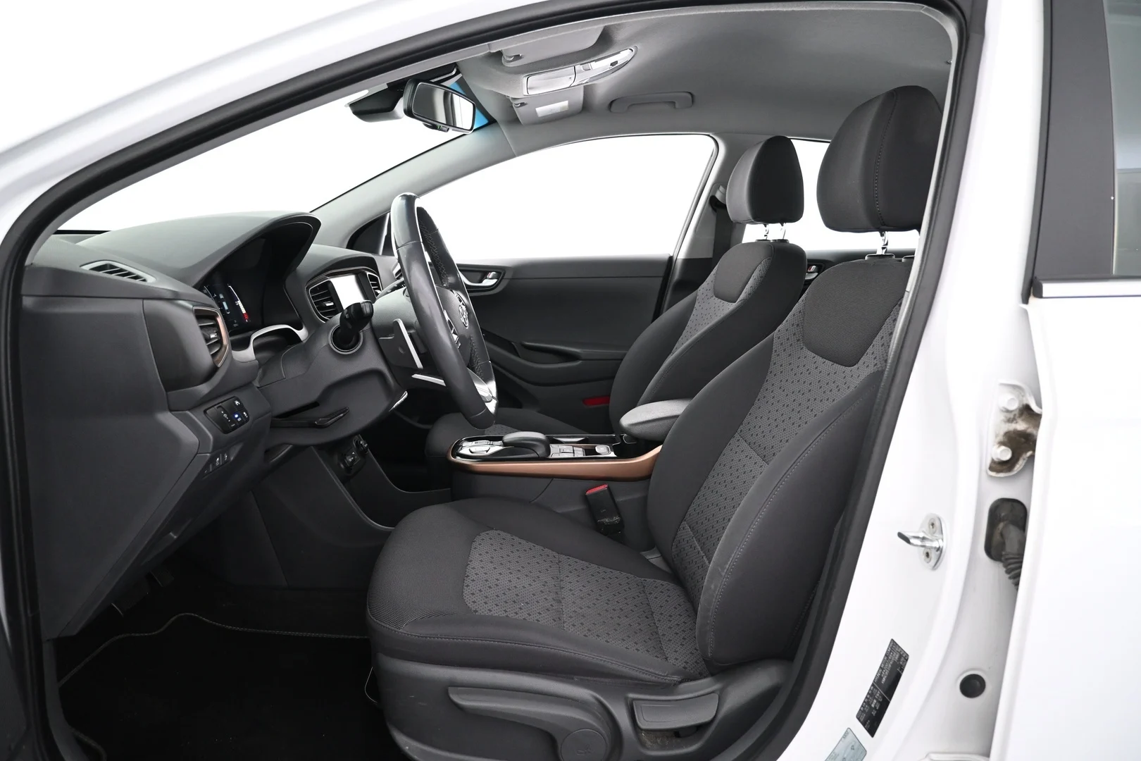 Car Image - TUzeSX16LK6DkJVQZDByb