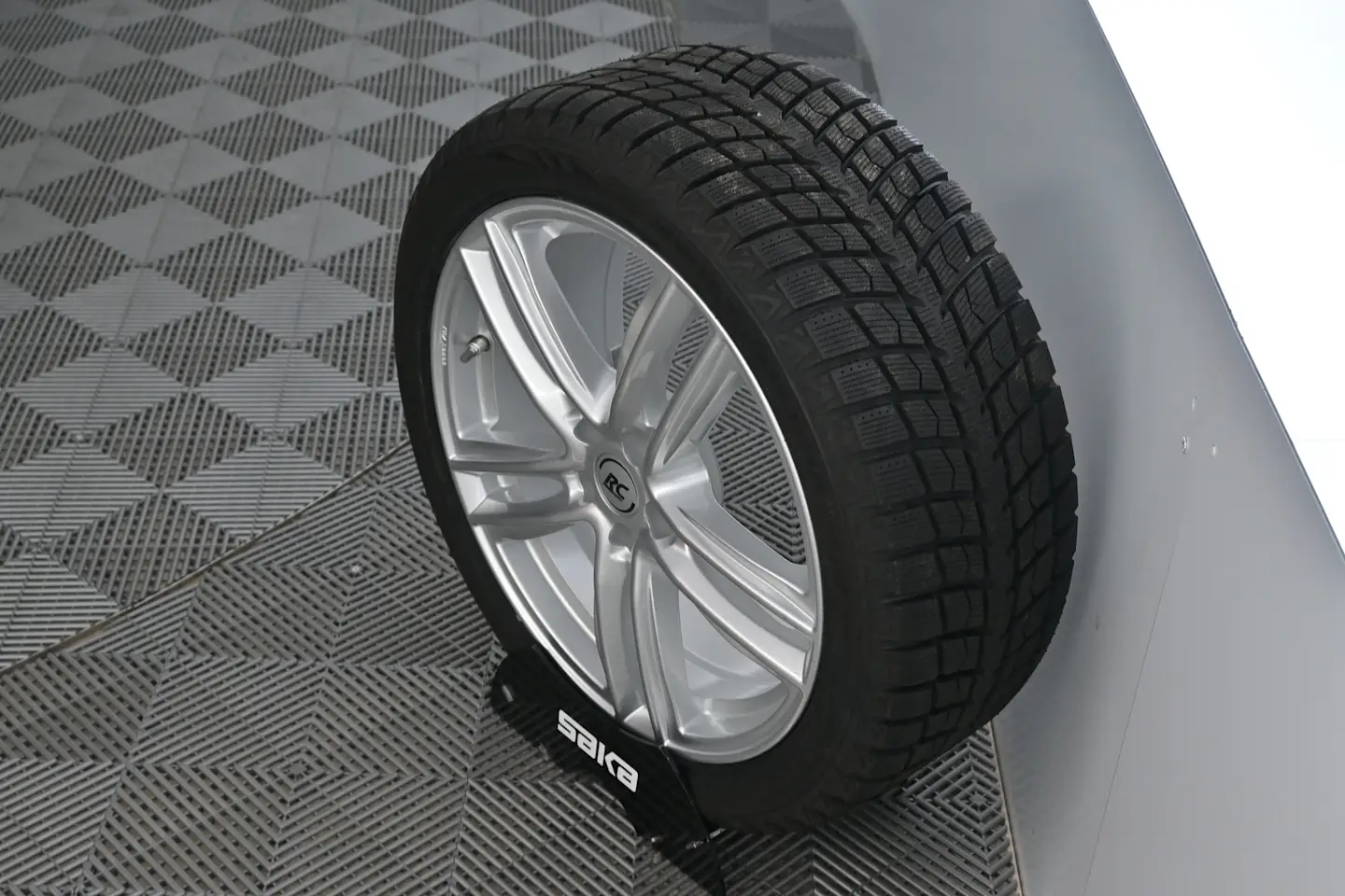 Car Image - JiYb3yCHr5FIHBkRVSms8