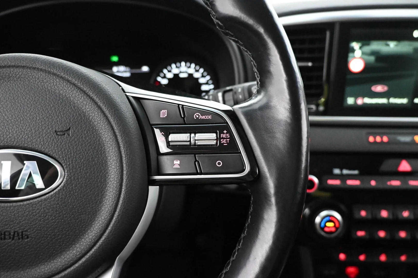 Car Image - 7C4lEjkFtvku6Q8aFLMSKV