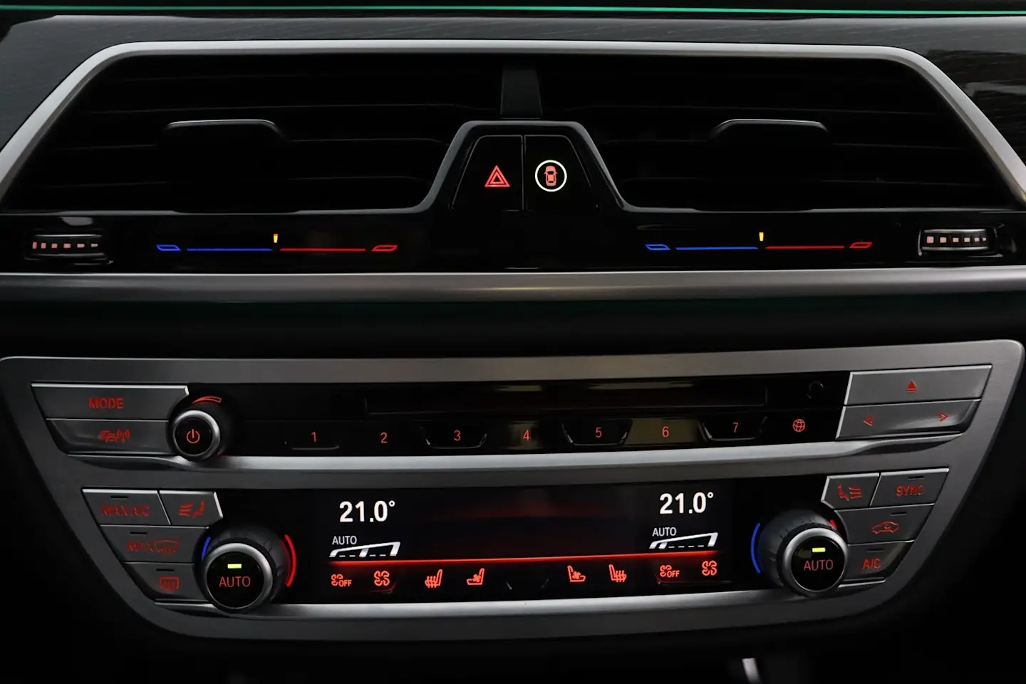 Car Image - 4n5DGxEY0OZAcxM1u6HMUb