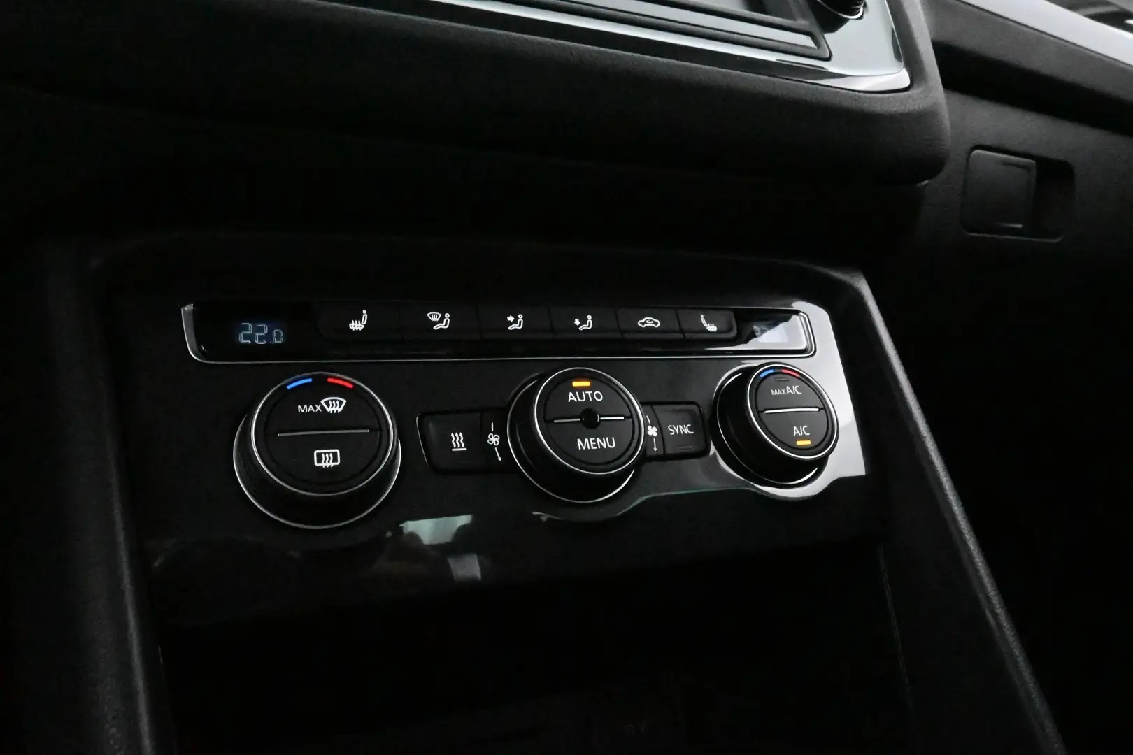 Car Image - 7roiZI2crZLgX8wKaUnJHG