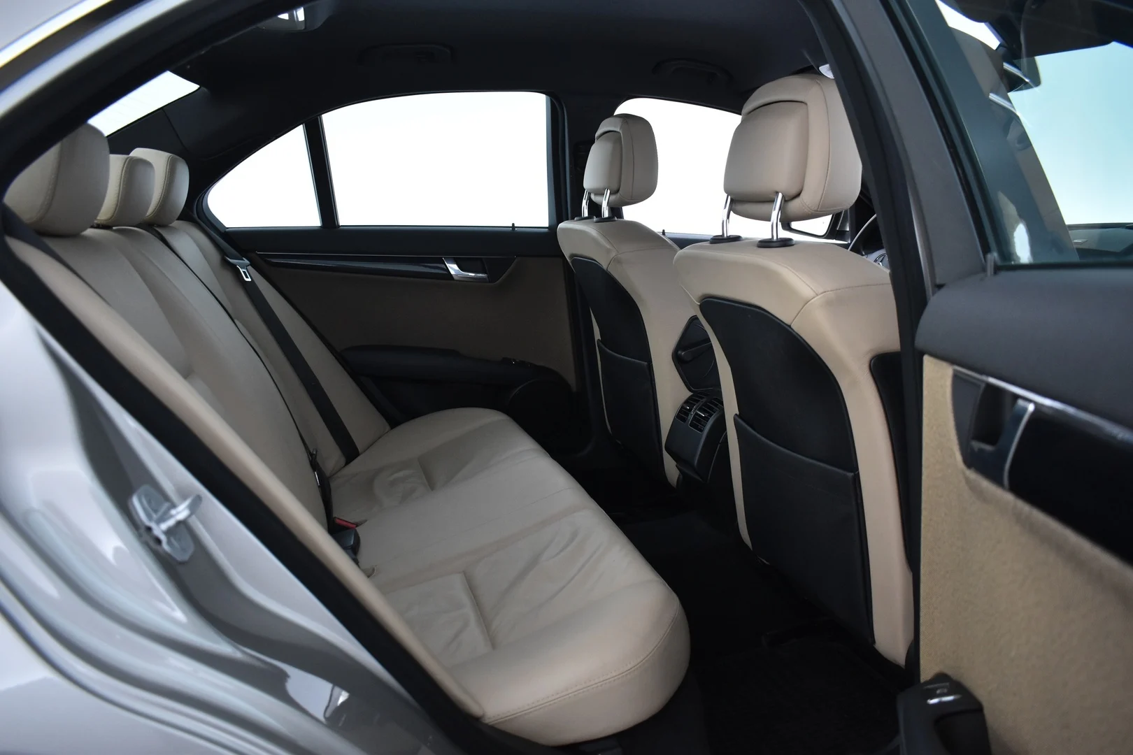 Car Image - 1lYvj1YY9j7C90mD6Y3QfK