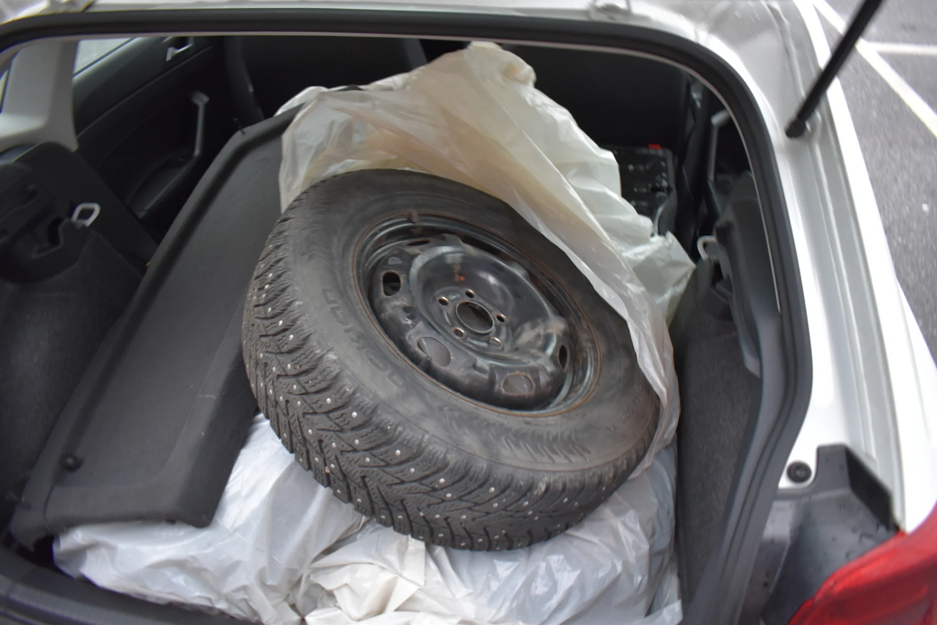 Car Image - 4lCHQLnSKBNUAl1TixEFG1