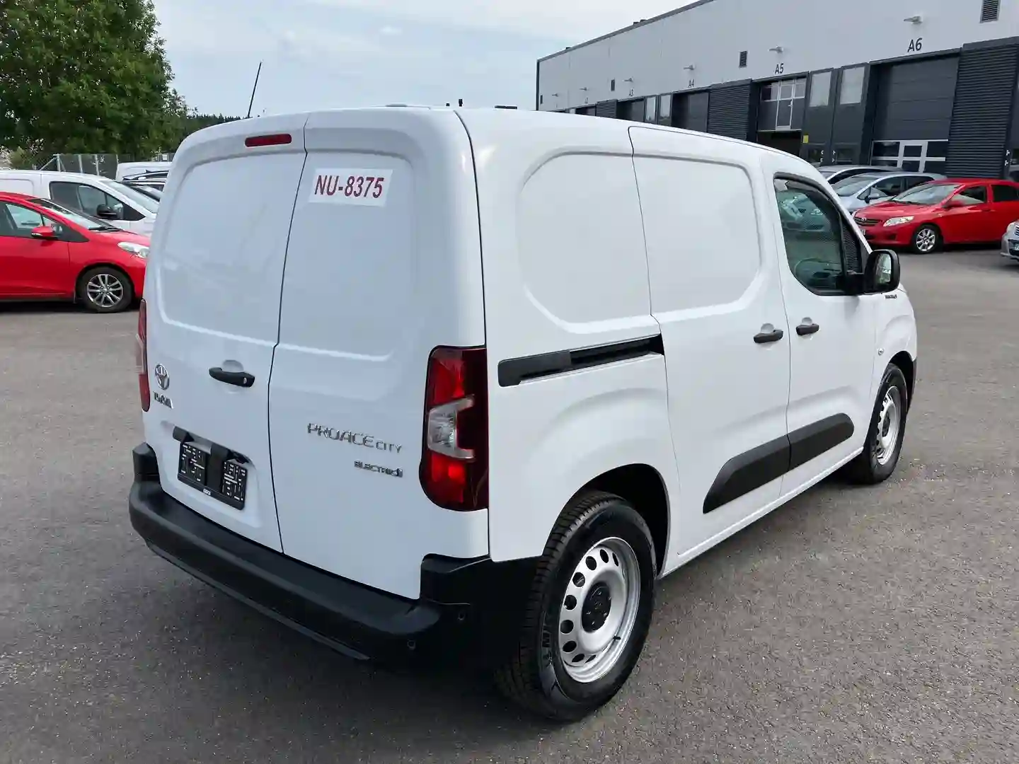 Car Image - 4vacUBNpQjJUW5o8N02KVK