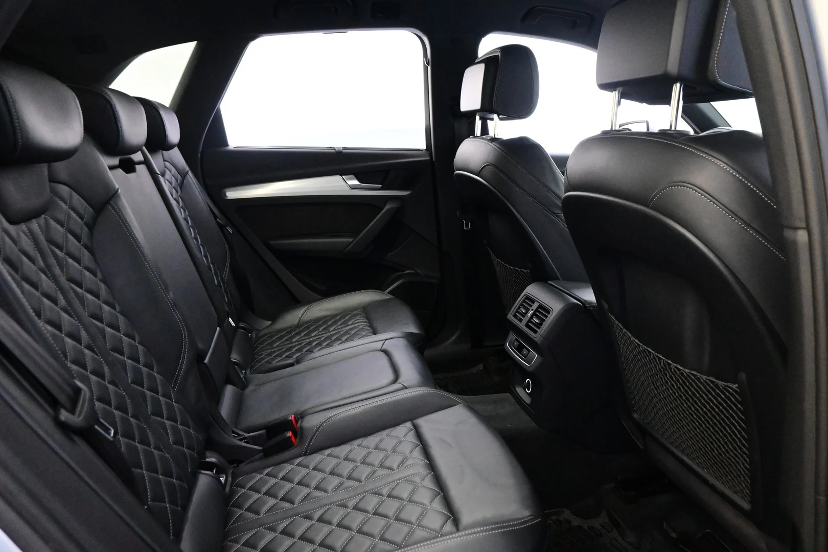 Car Image - 2LaAzPFZH6mEj3ceNtOOYl