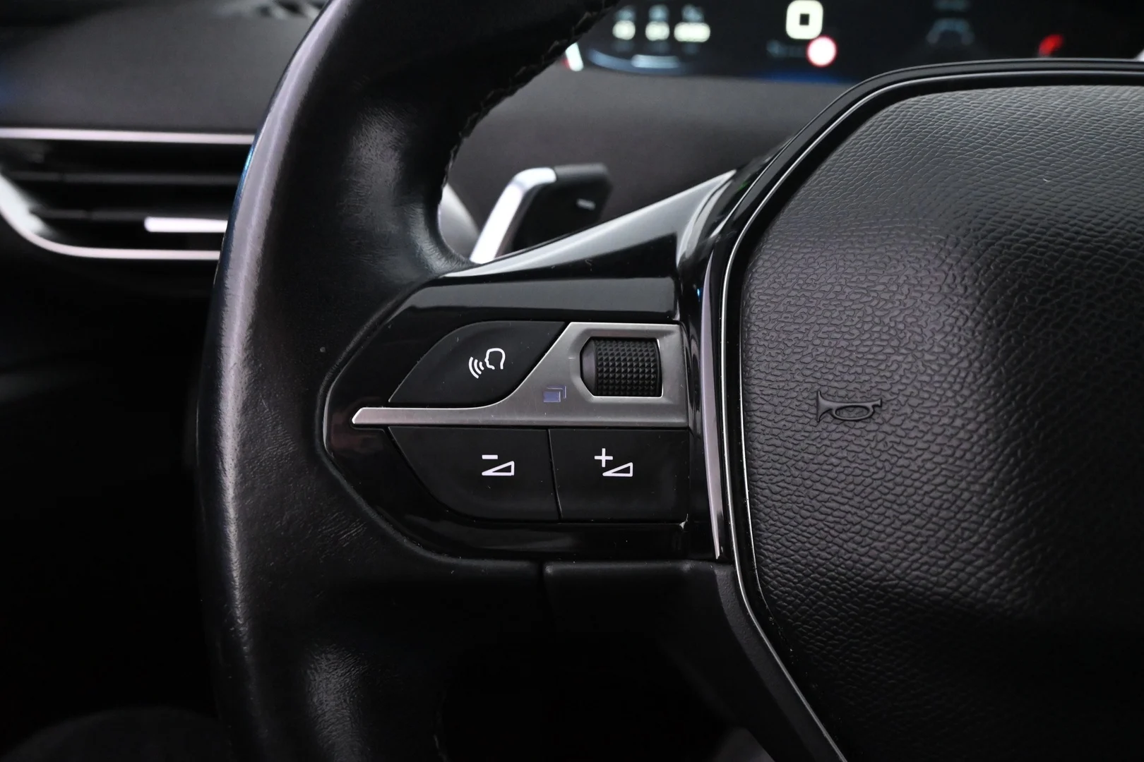 Car Image - TmWhdaqeKTyidgpF5X4db