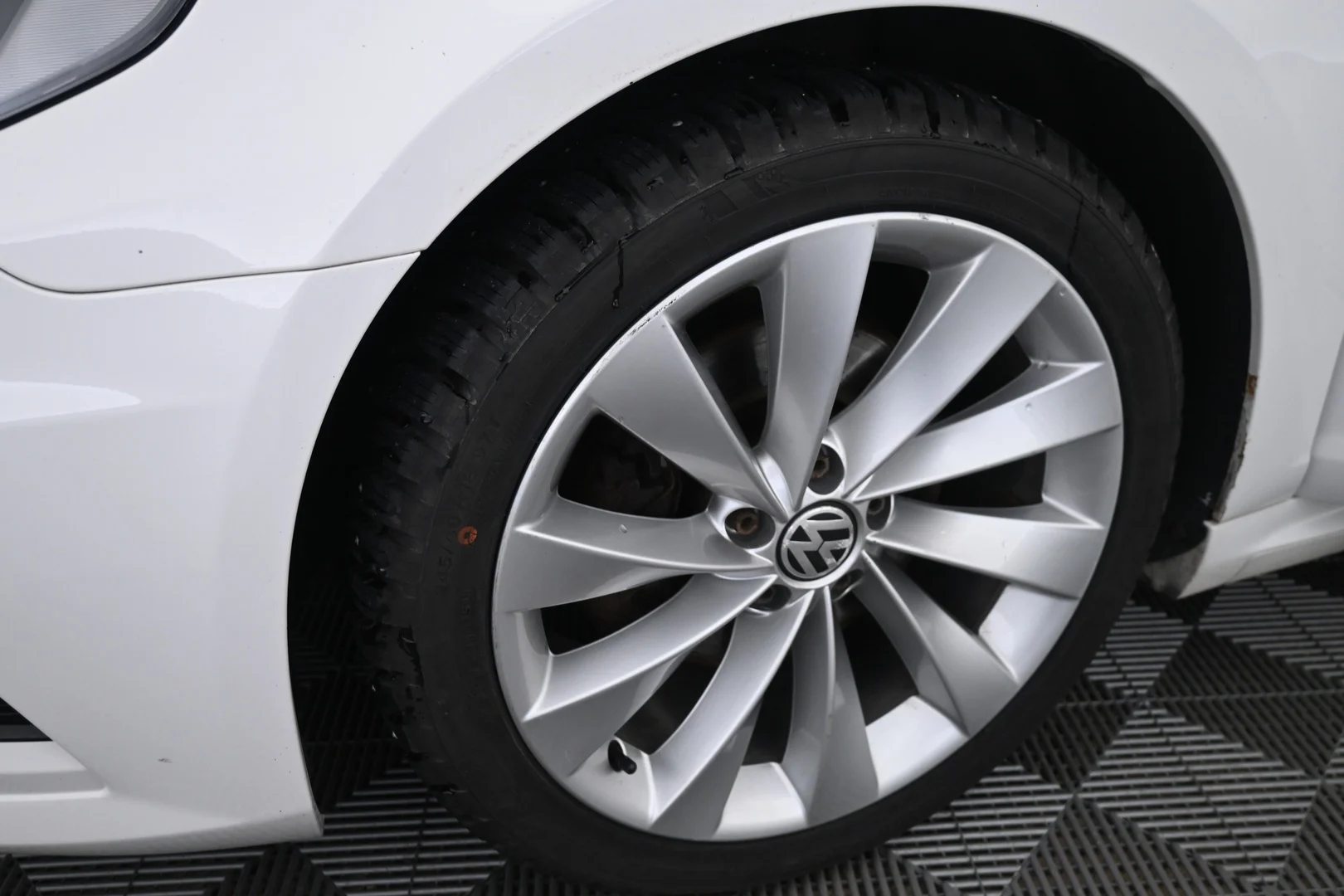 Car Image - 1ilhH0HmAU6Qu5ZyRnpV0j