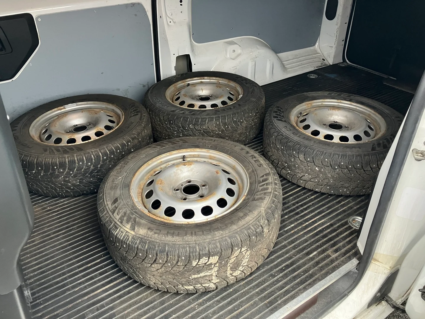 Car Image - 65e8OTewvAKKMuiU4o1M10