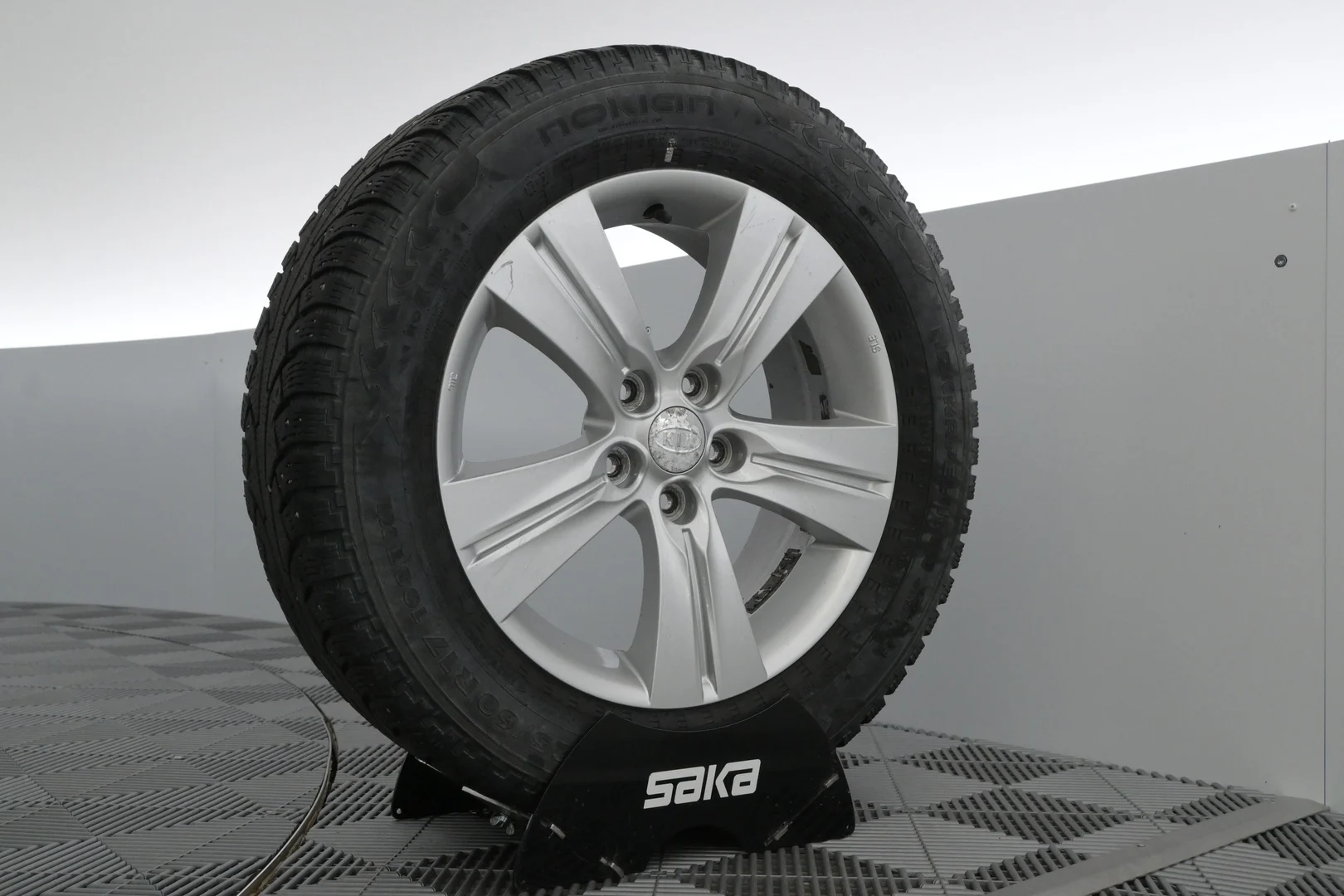 Car Image - 6kdzzMxn3uIjdyONSZlbzY
