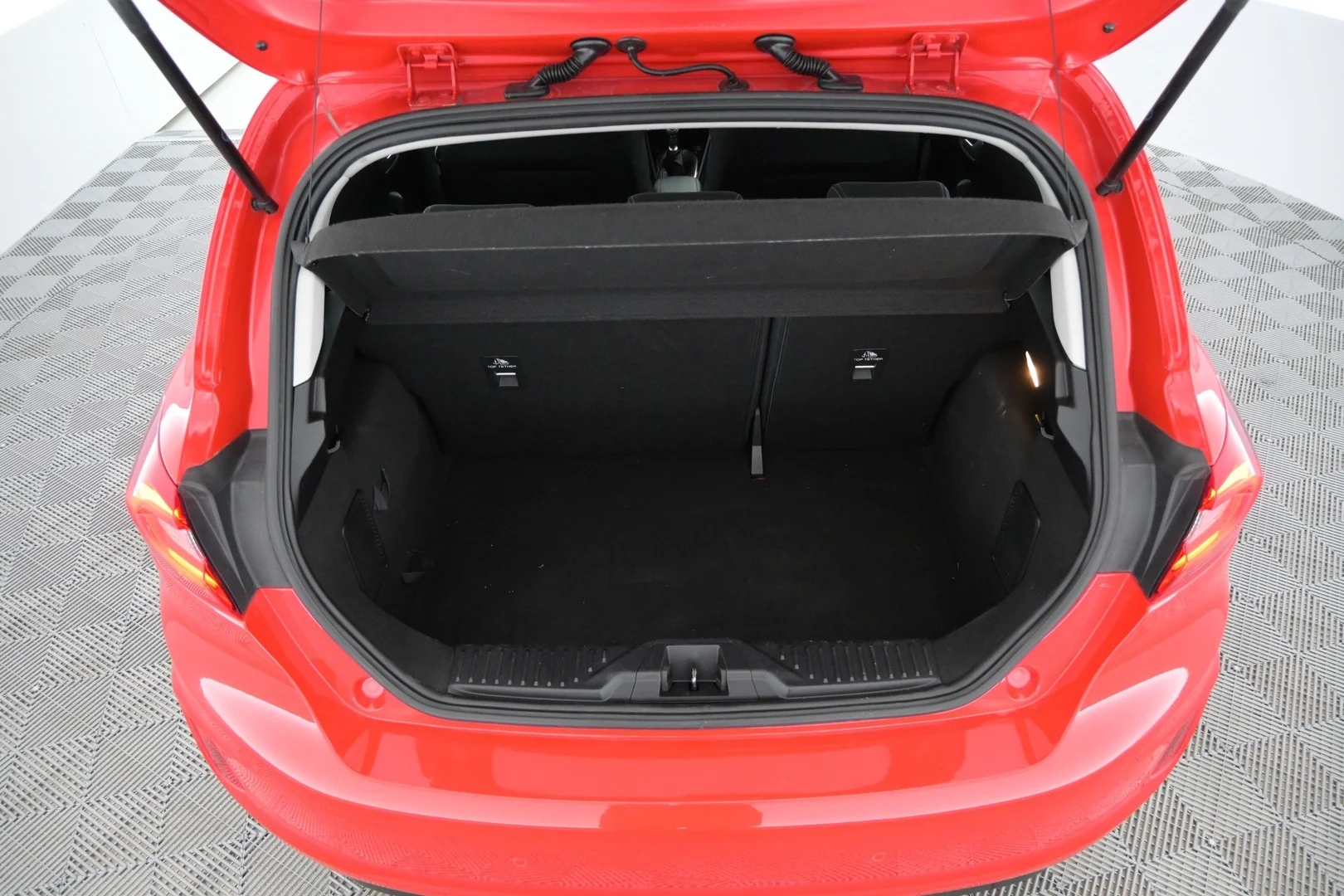 Car Image - 3kl3S4JZmgla30oH1NSD3k