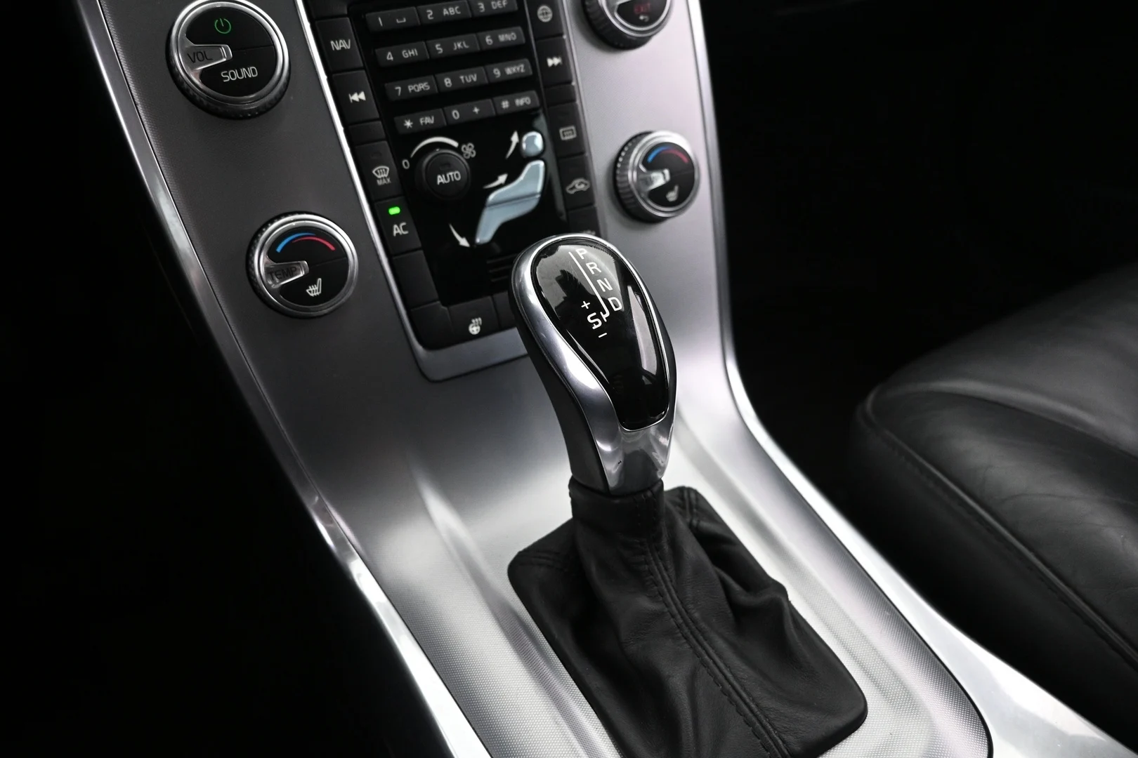 Car Image - 23smF5hK4wp7SYOQZSyV1d