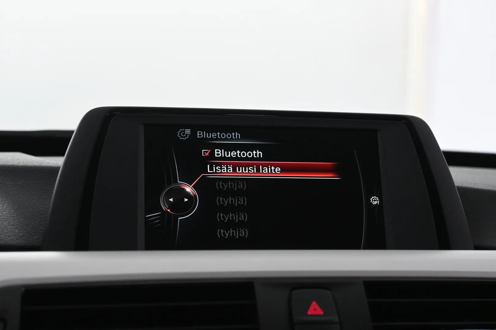 Car Image - 7qoQhVSRe0LLN4XzTwELJ7