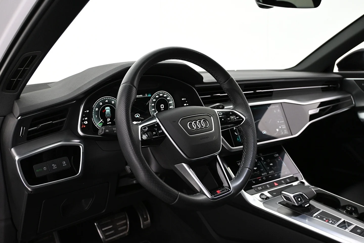 Car Image - 6yLeJR5cqTT8aHlxeuHXbr