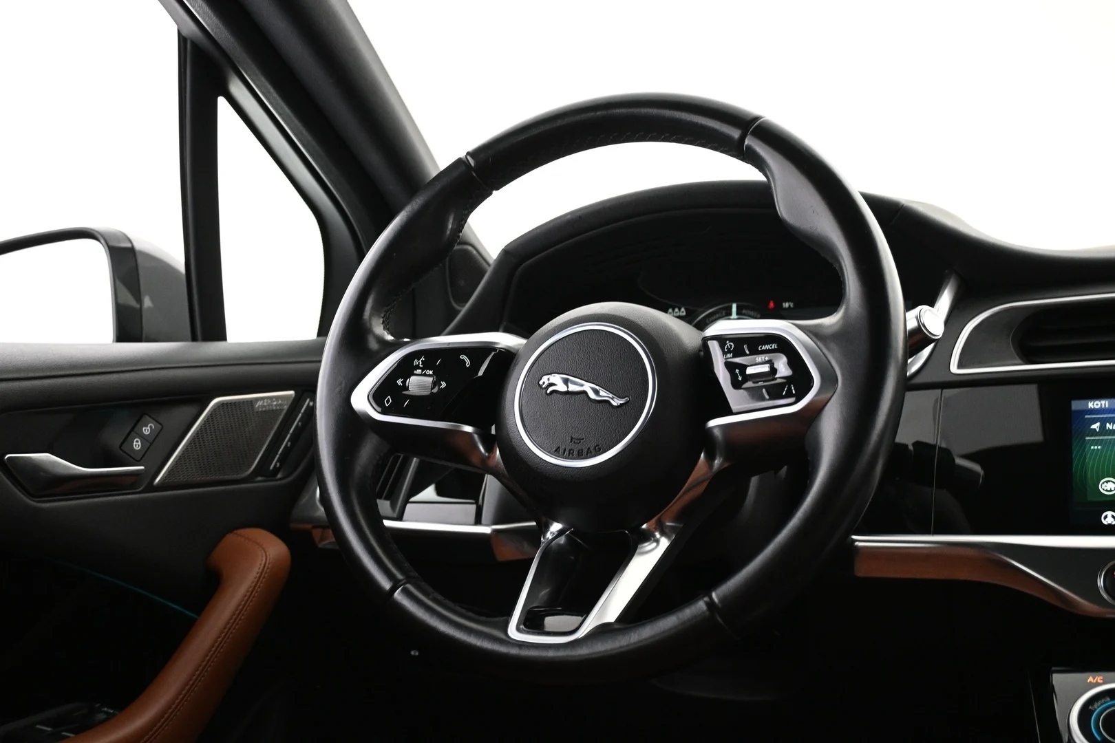 Car Image - 2BmAOpMsEOq77w1SjsHG8t