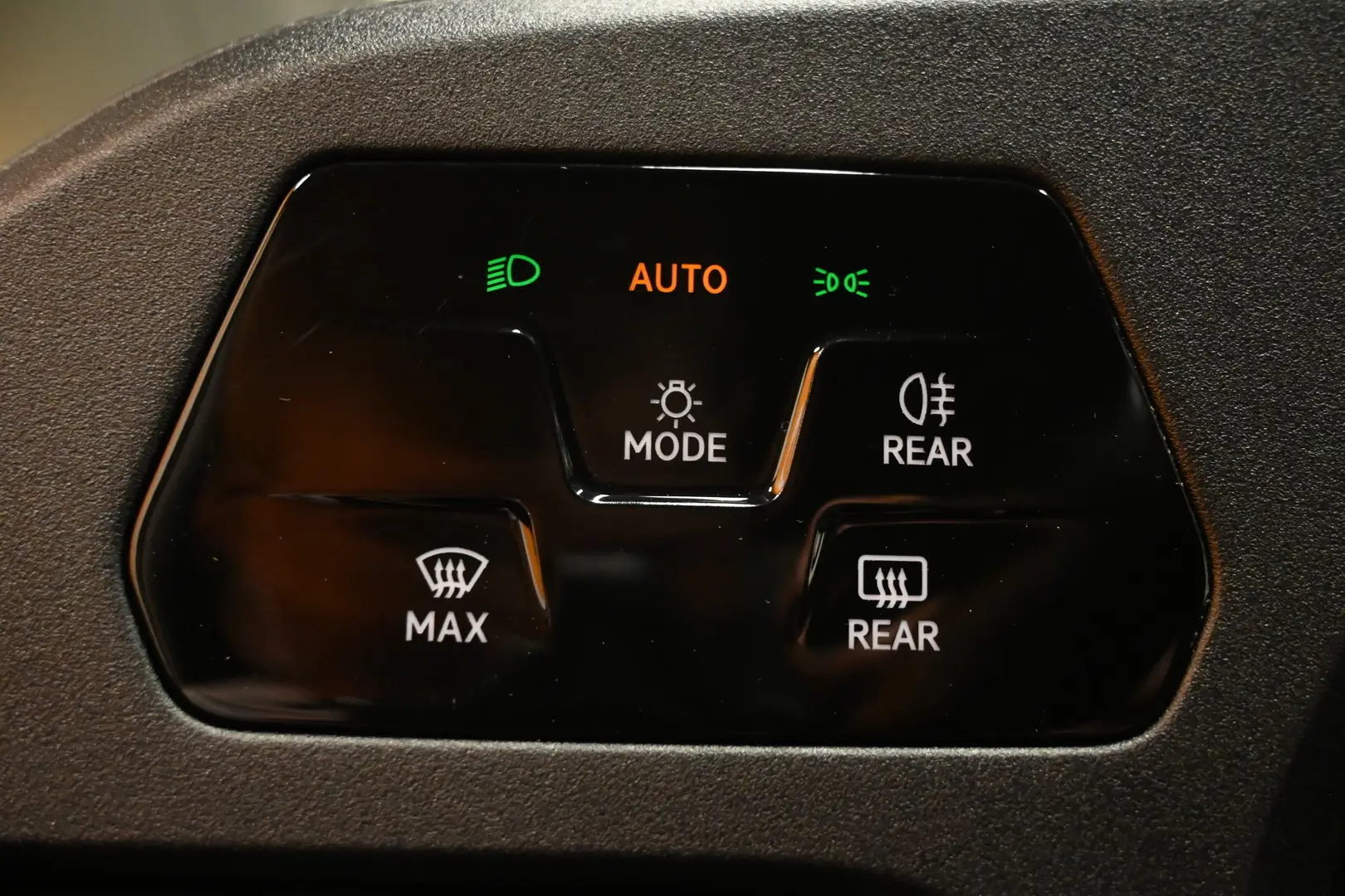 Car Image - 4bge9r5Kj4zUXN42pVDnAE