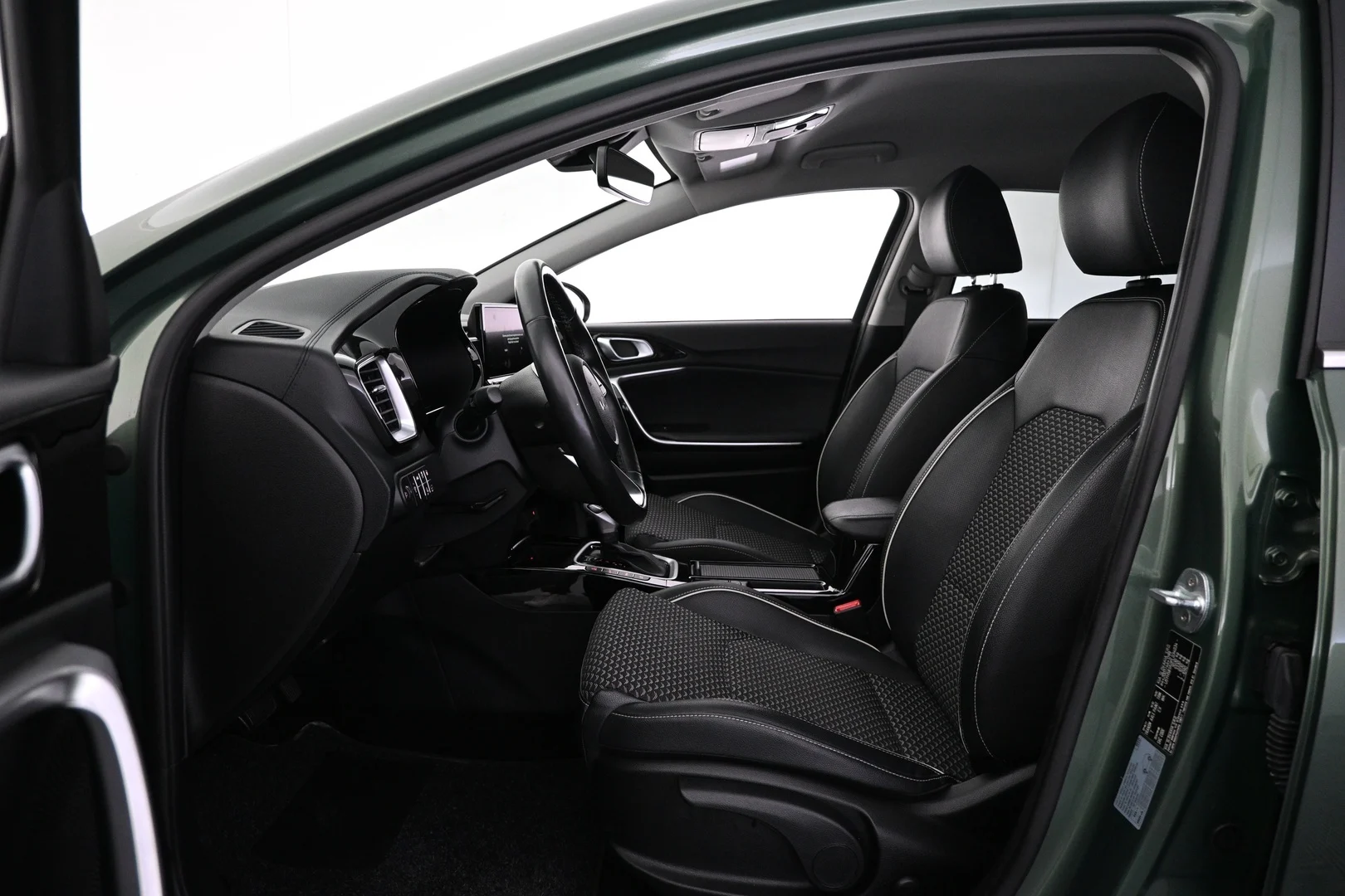 Car Image - 7lYoRTIzRgFmbeWvzYjFm5