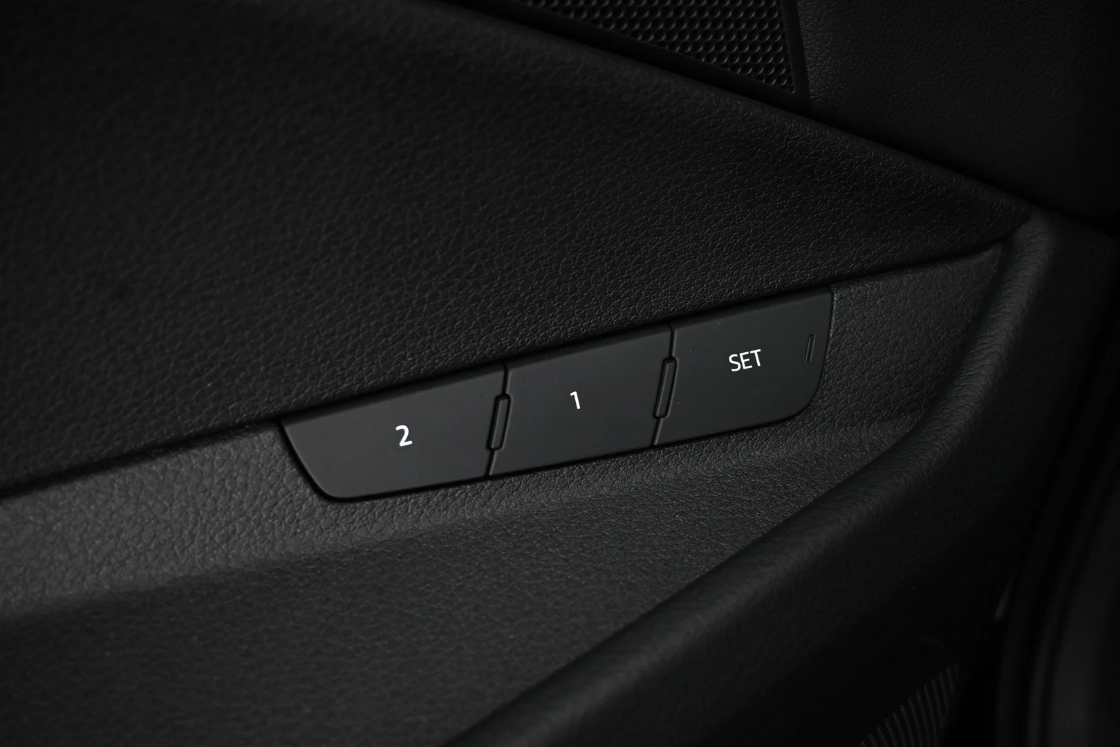 Car Image - 2AomFeohaHkqYPWcSwpOdB