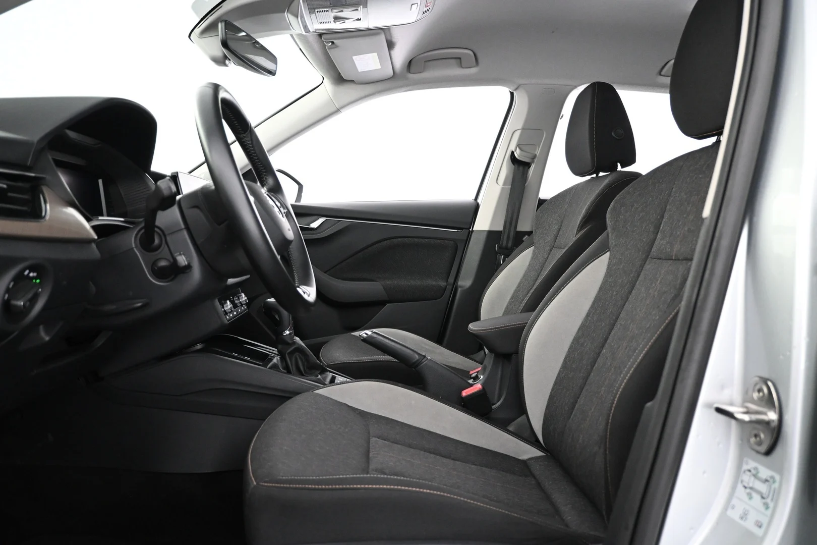 Car Image - 6wuz9agQHbUrJeLhYX3zCP