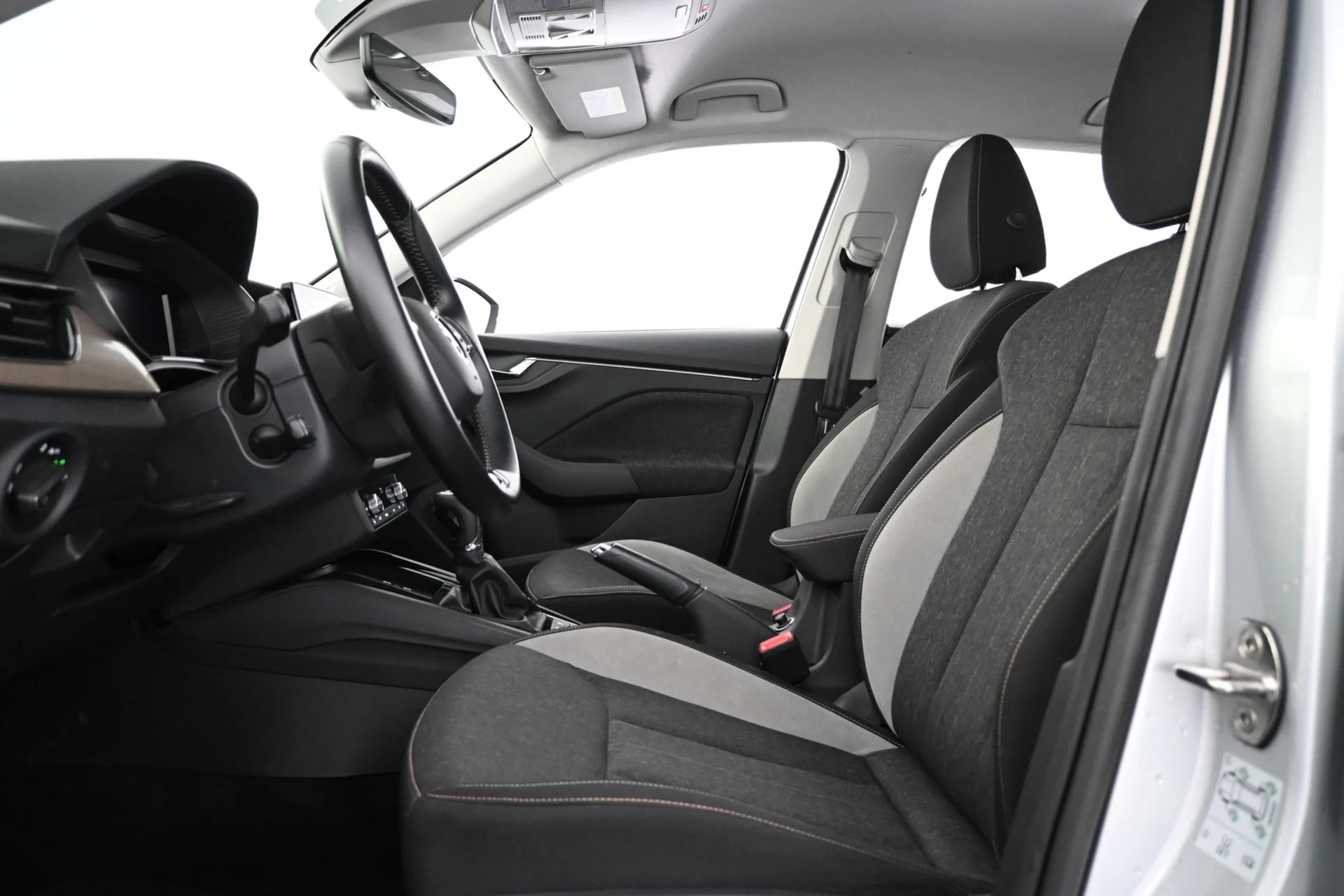 Car Image - 6wuz9agQHbUrJeLhYX3zCP