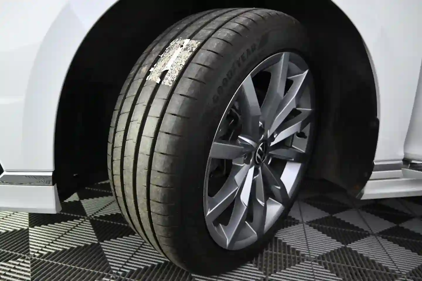 Car Image - 2FczeDDtWsb0OPE6DSYiQD
