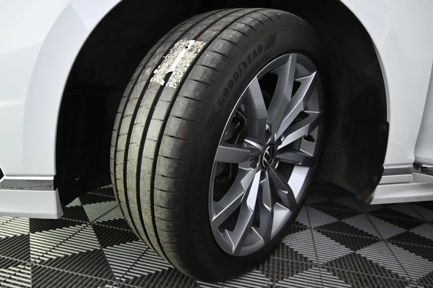 Car Image - 2FczeDDtWsb0OPE6DSYiQD