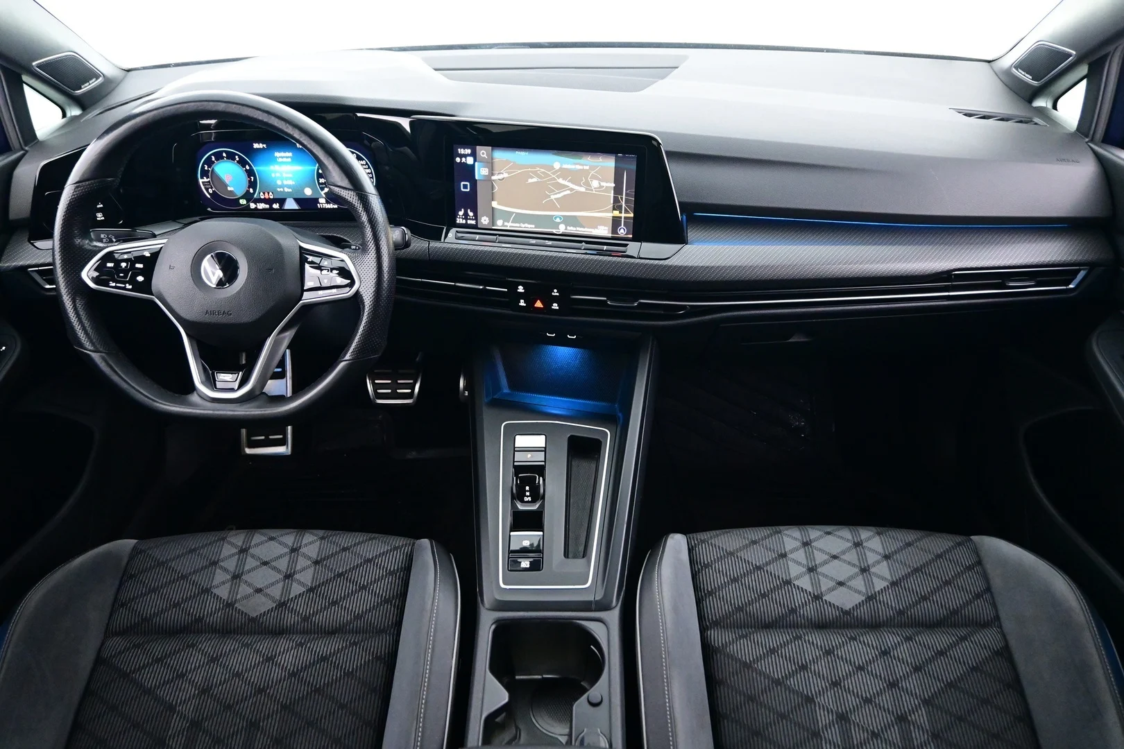 Car Image - 4cHKtE7hiRzsqXT4Dq0oZe