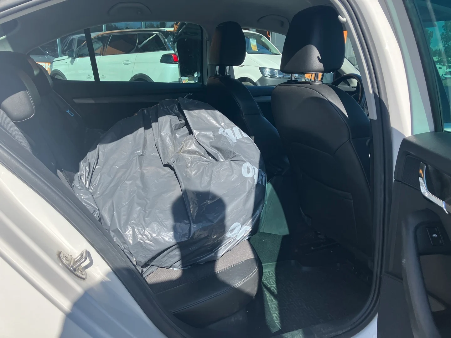 Car Image - 6Wi0IzmUYYn4NZwi6ZUrgv