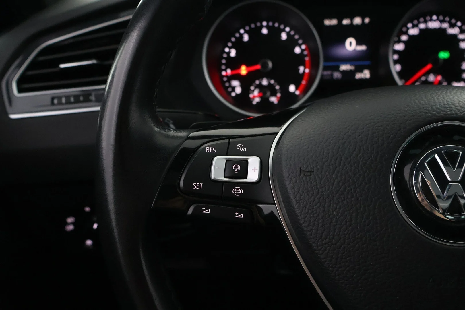 Car Image - 72RwHLBBC3Q2H5ilgNjRDV