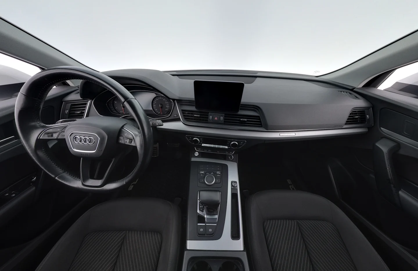 Car Image - 2CnLq8KtMV1dU9yyAWlHMA