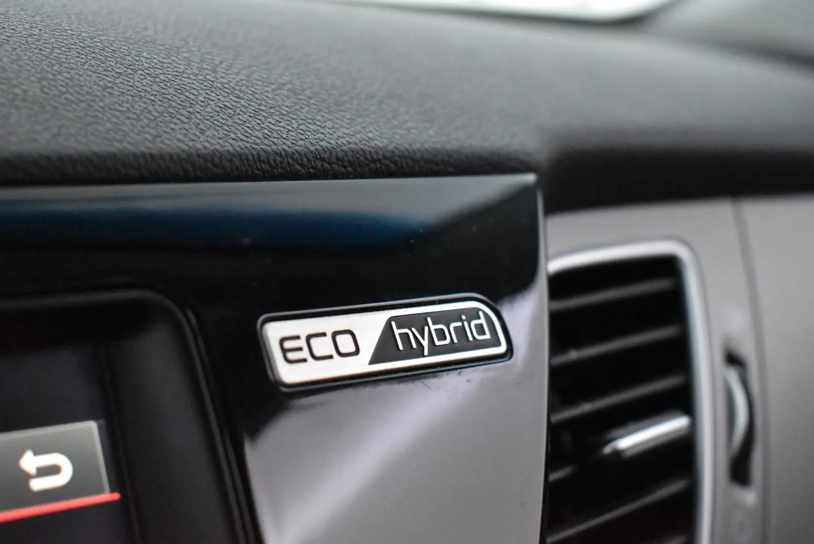 Car Image - 1Eif5s4d5EluTQso3DYCQH