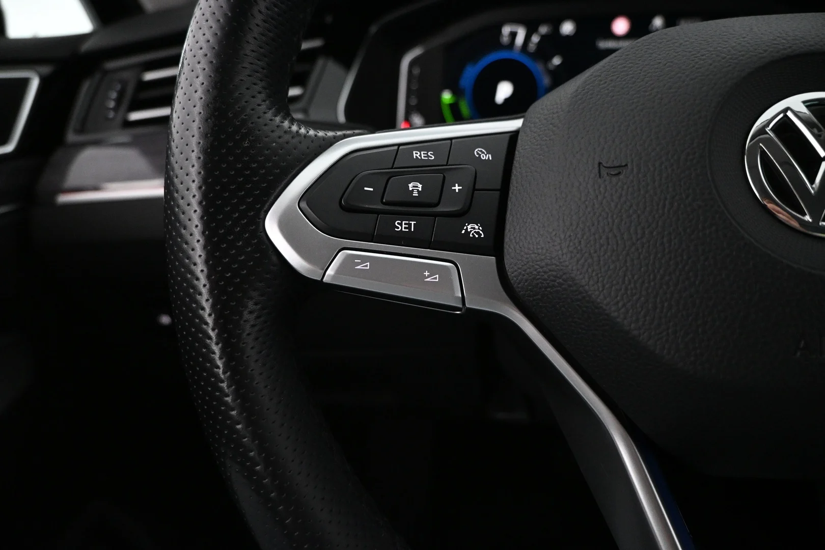 Car Image - 20S2UE41TiDYMDDlW1Pm25