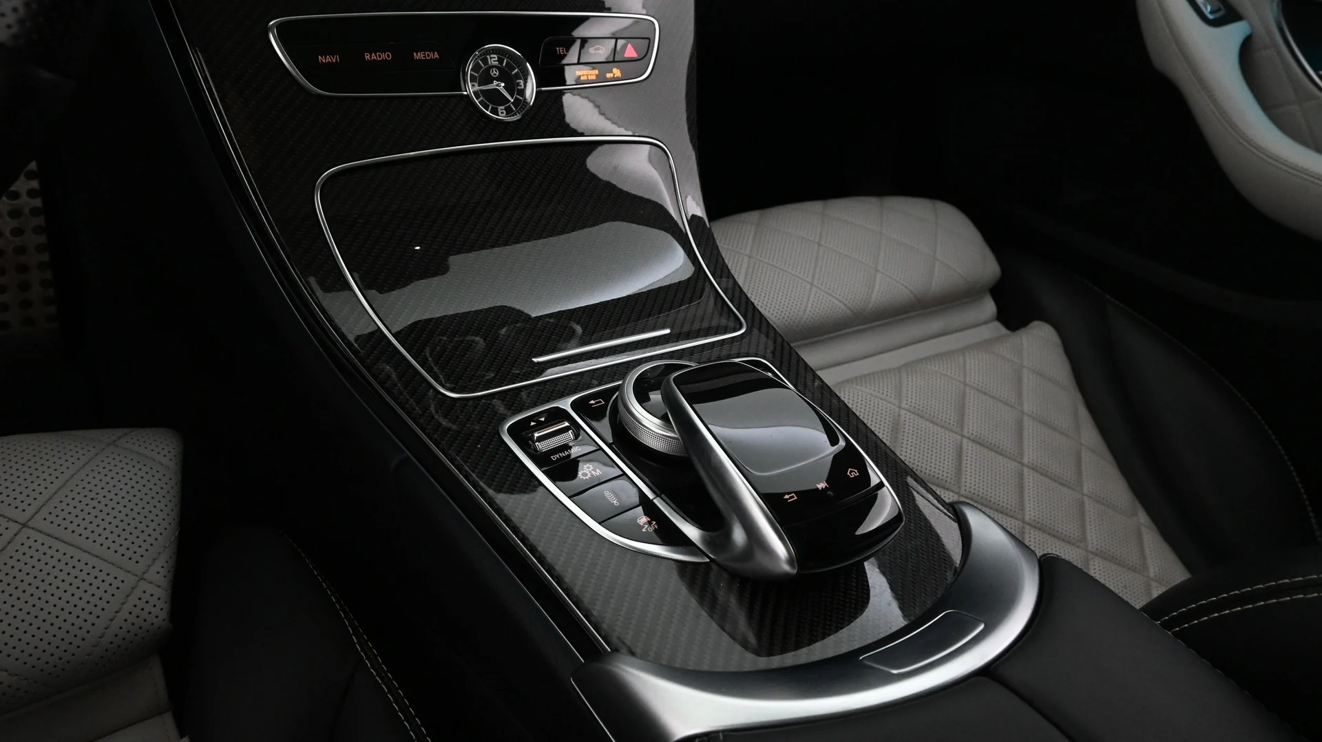 Car Image - 2g3jLw1bEmpqw024JCjp1U