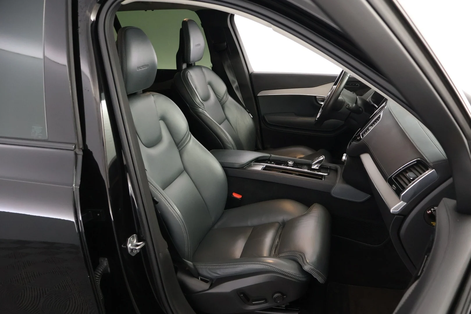 Car Image - 17F104c5OW4TVgTWJv2GGp