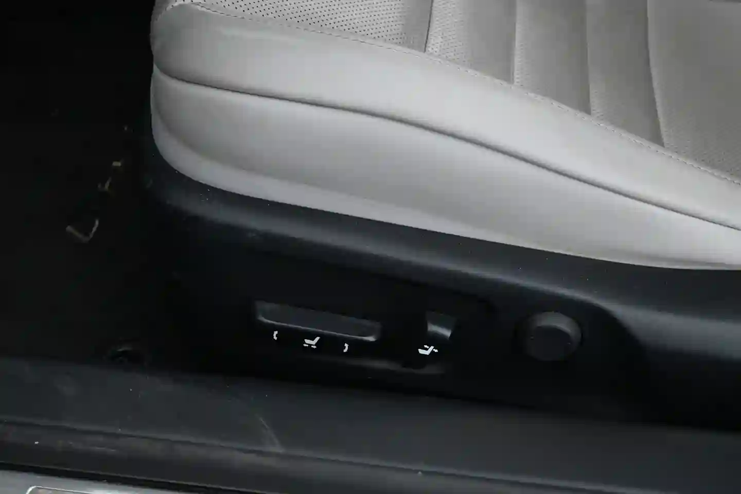 Car Image - 6kVA6FvrVDqAYJcdq6CEG1