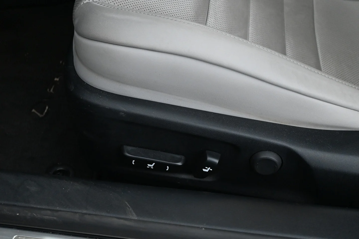Car Image - 6kVA6FvrVDqAYJcdq6CEG1