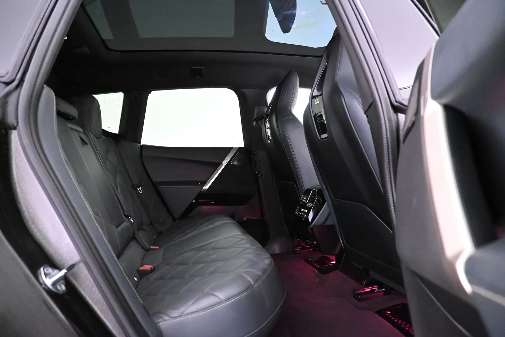 Car Image - 3ddSLBt6JJ3PCX1g9paF2h