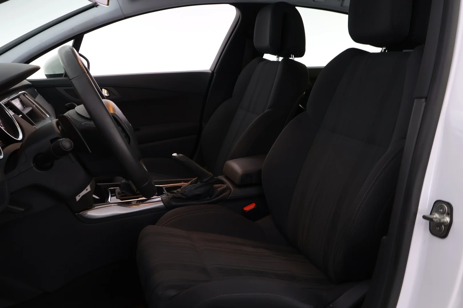 Car Image - 7mcU4PKgBtYgGzLD5N0AN9