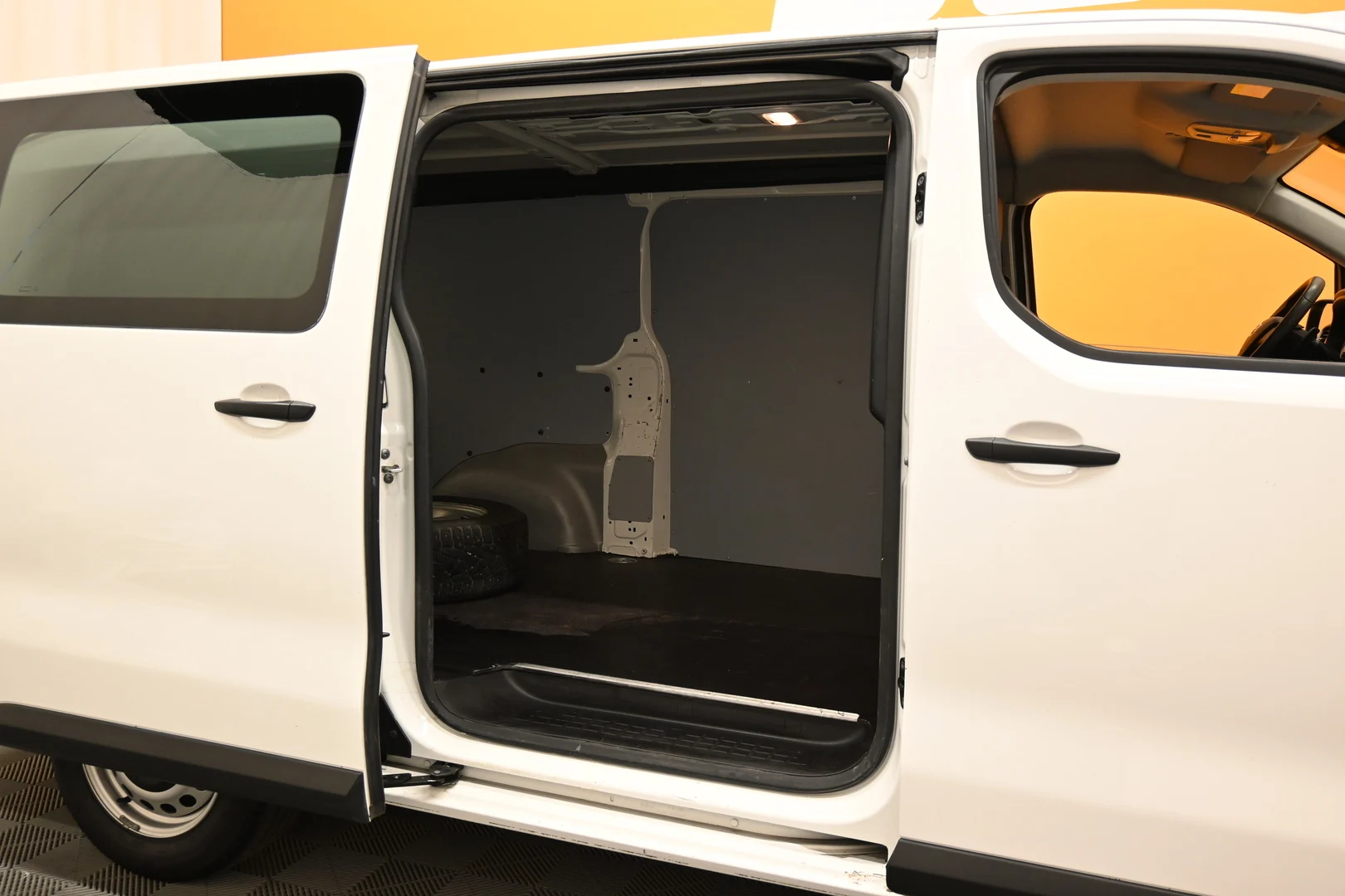 Car Image - qg51ITe4K3OwF1YDJaY4u