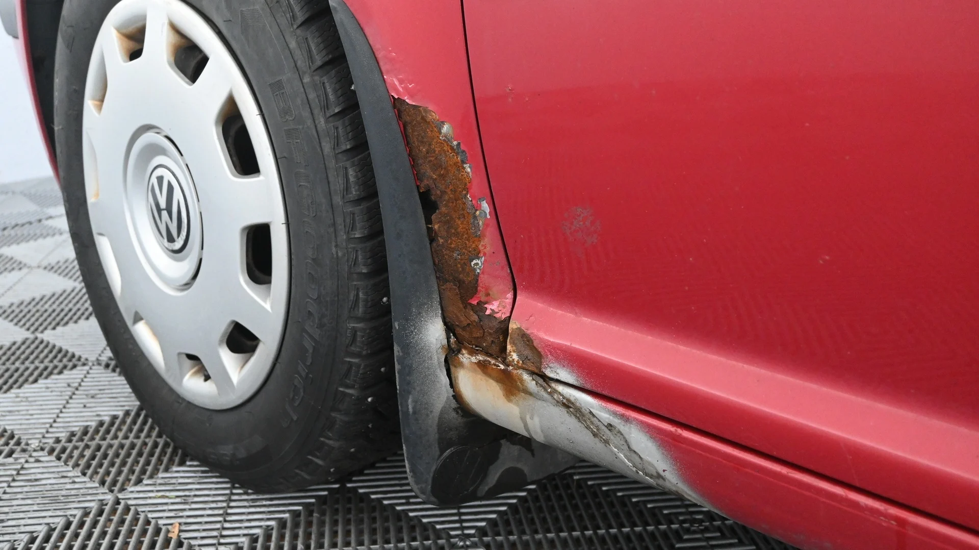 Car Image - 17iS8os97AVKKwnXeMM73D