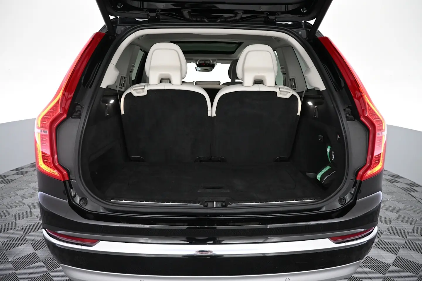 Car Image - 5JlvR56cpBzM5cDSRKoZrt