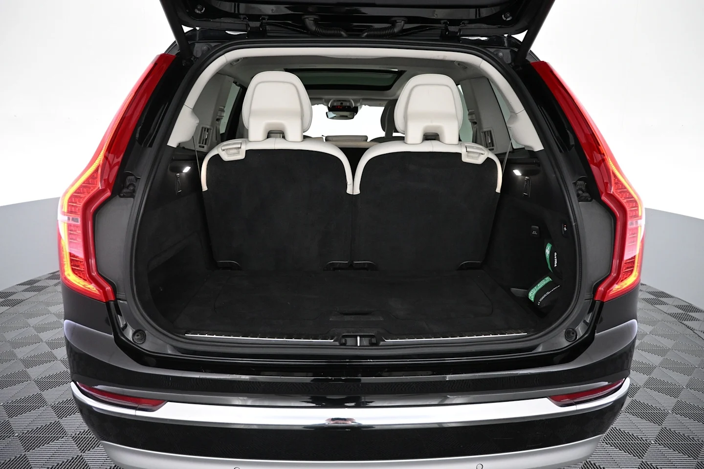 Car Image - 5JlvR56cpBzM5cDSRKoZrt