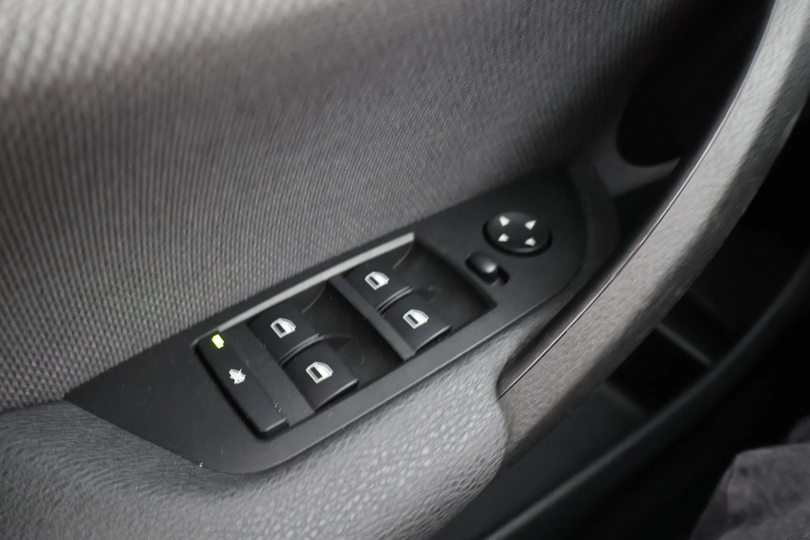 Car Image - 6NLPDOzrw1ypmdCNPMugfb