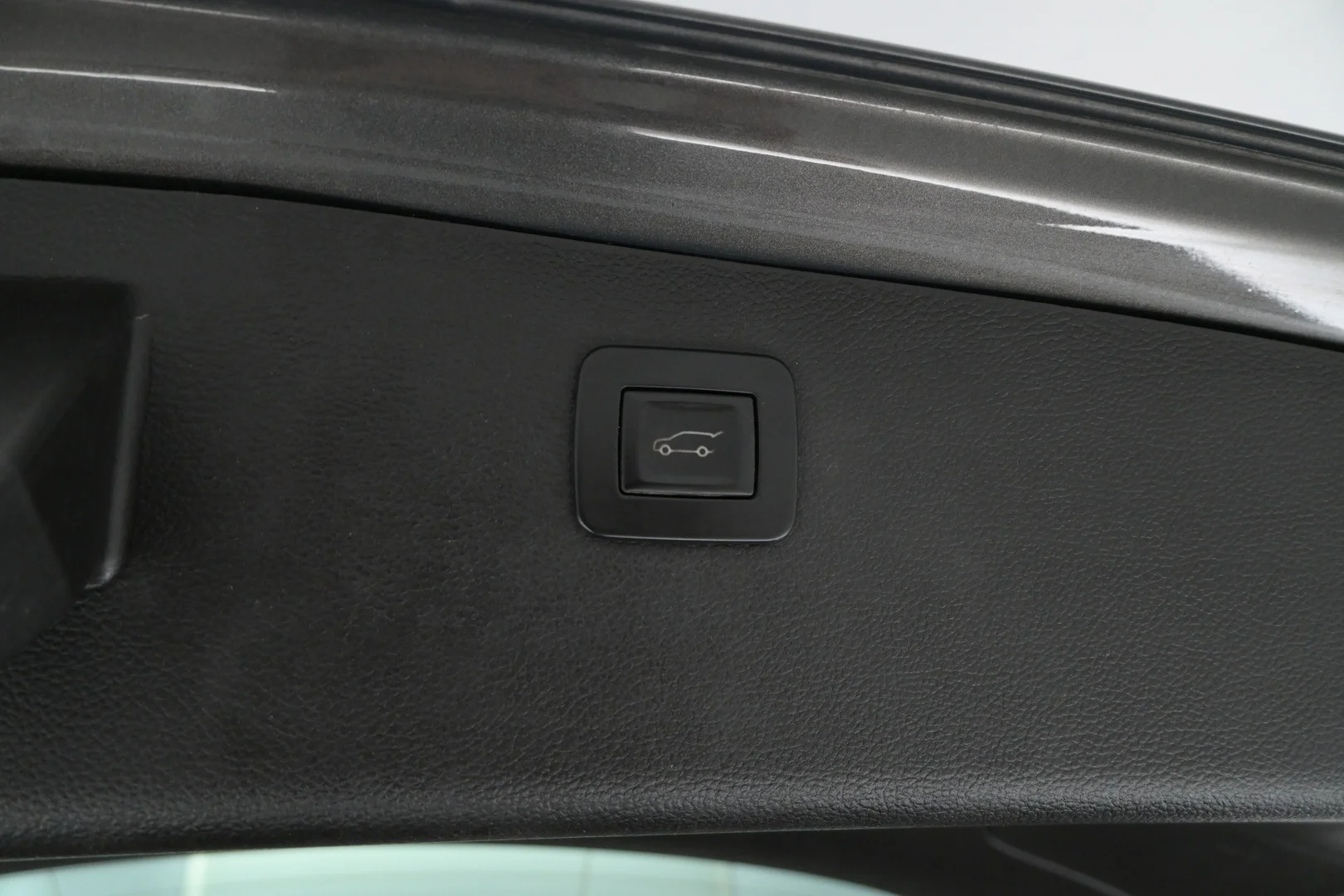 Car Image - rWY4bQcUAwrS8ythy5s2q