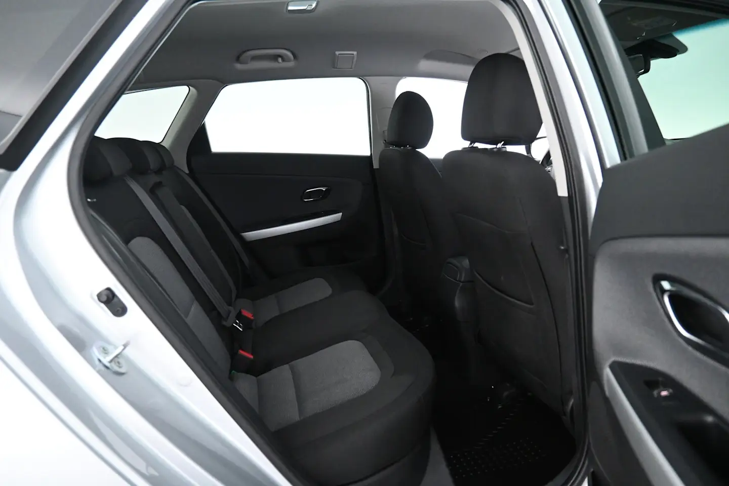 Car Image - N6EtLPUhw4DhRCRuXdISM