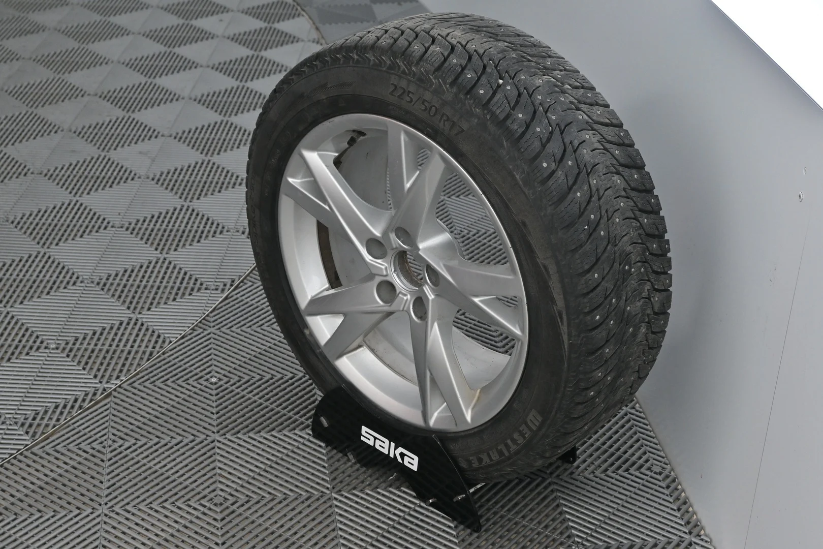 Car Image - 6wnUzD850k42O3SyLzFYYm