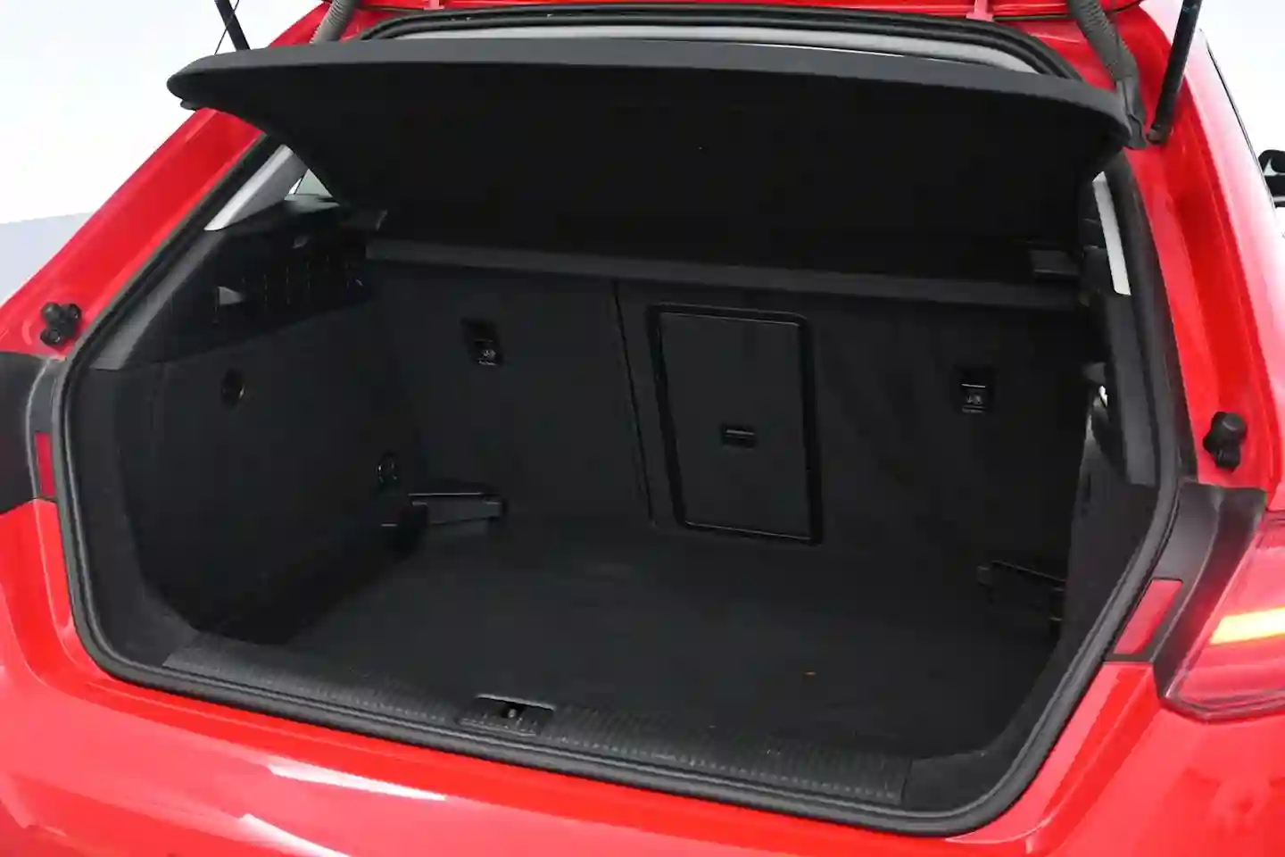 Car Image - 4evnhuysE2hLjY3RLl7IzG