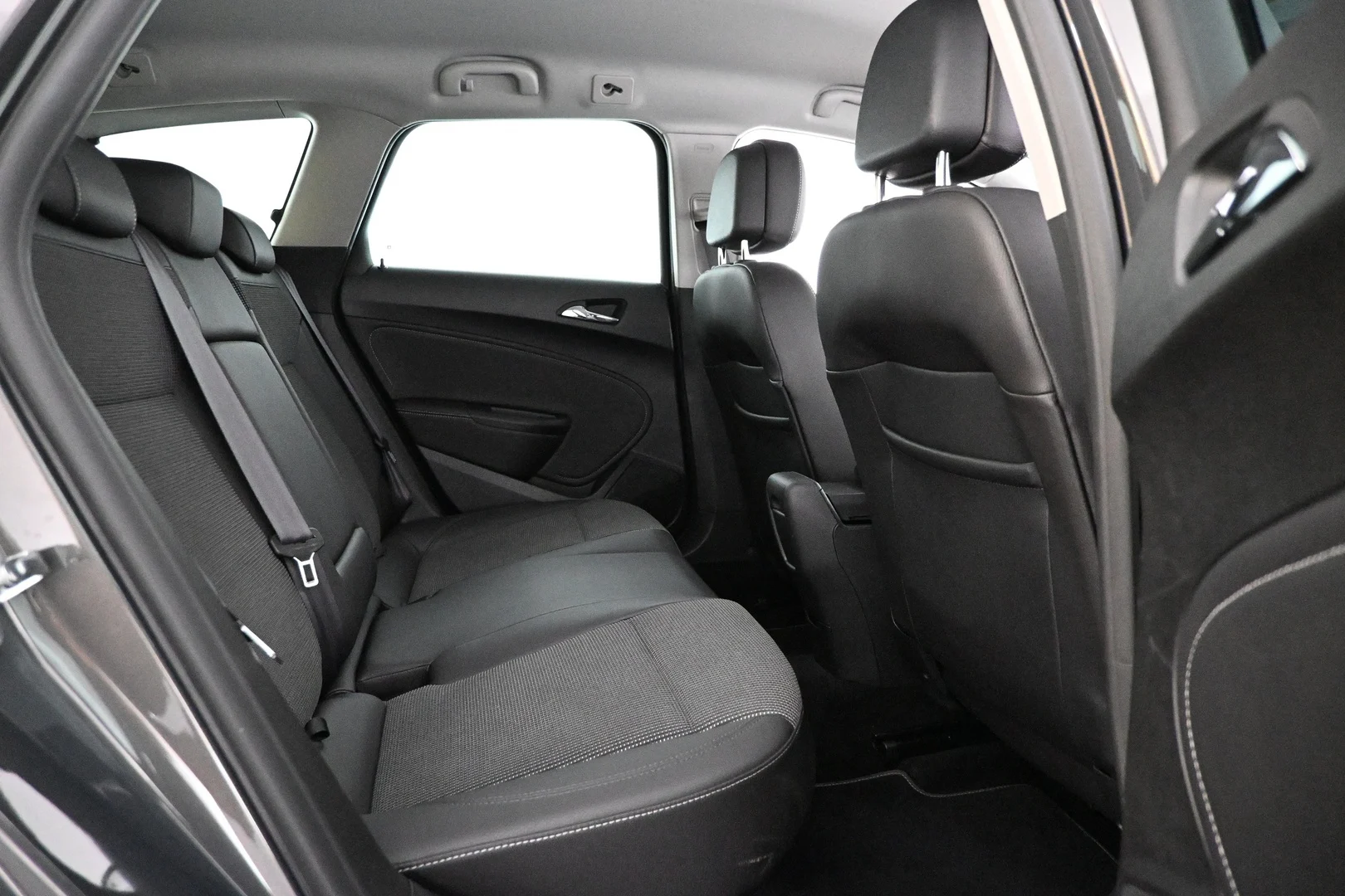 Car Image - 5xdmRkKLA9dbAikHqPrKDd